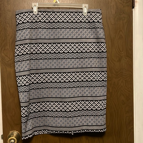 Ice Dresses & Skirts - Ice black and white geometric pencil skirt size XL